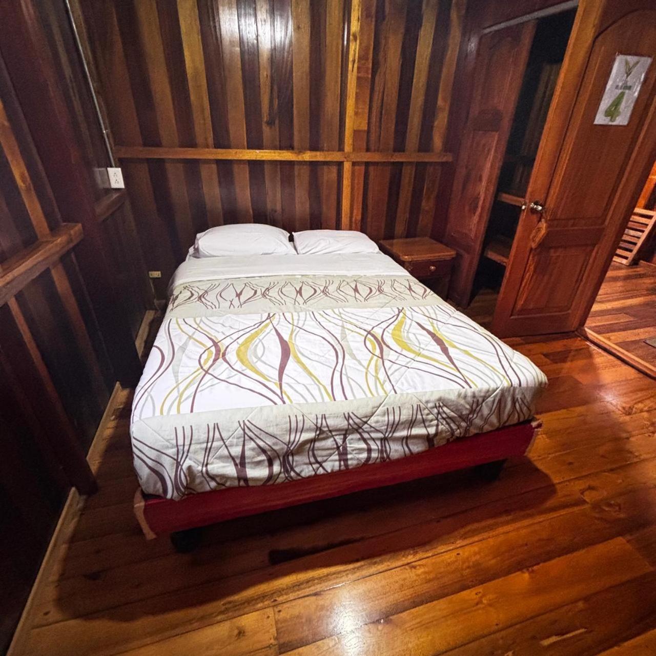 Hostal Vista Verde ミンド エクステリア 写真