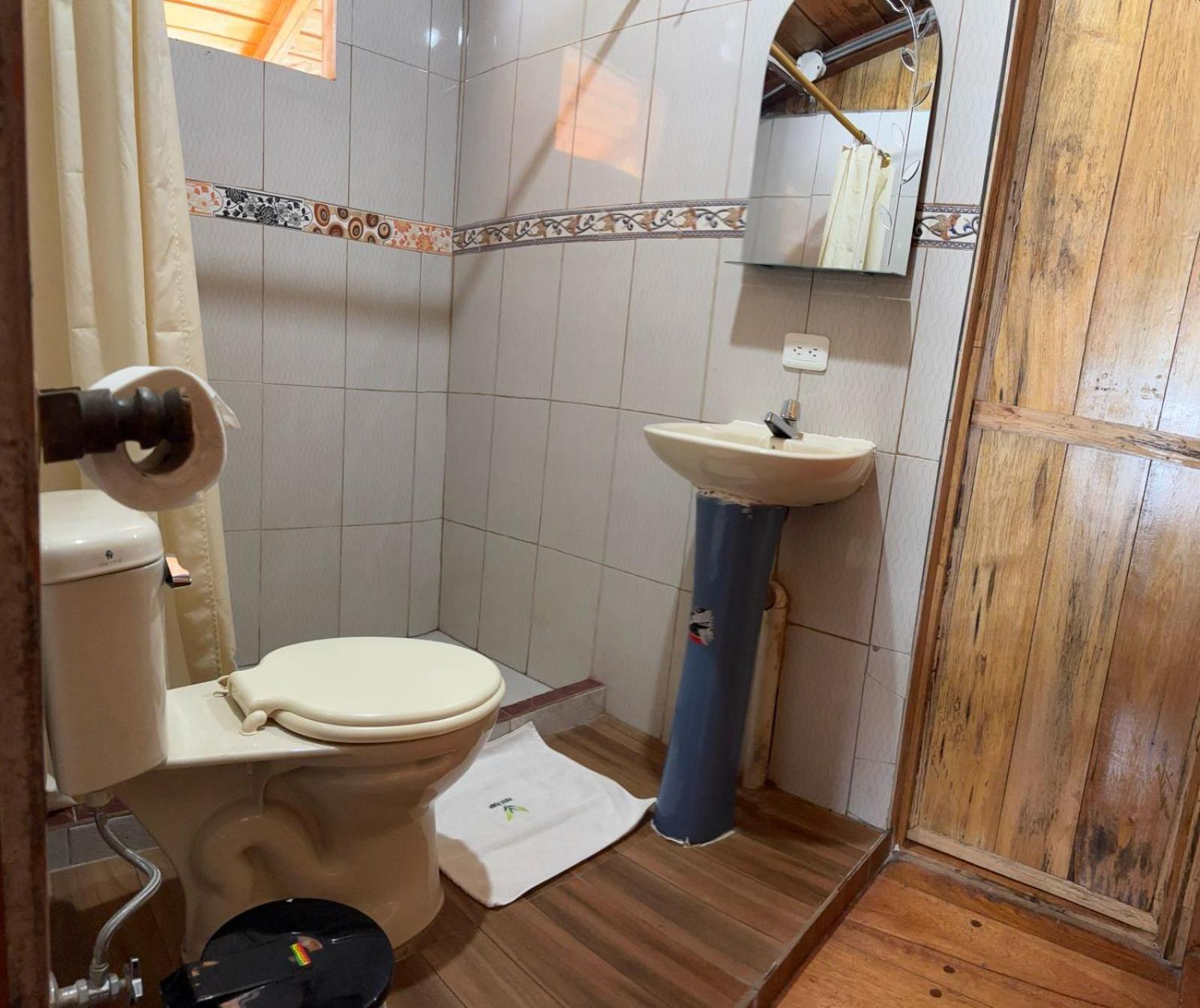 Hostal Vista Verde ミンド エクステリア 写真