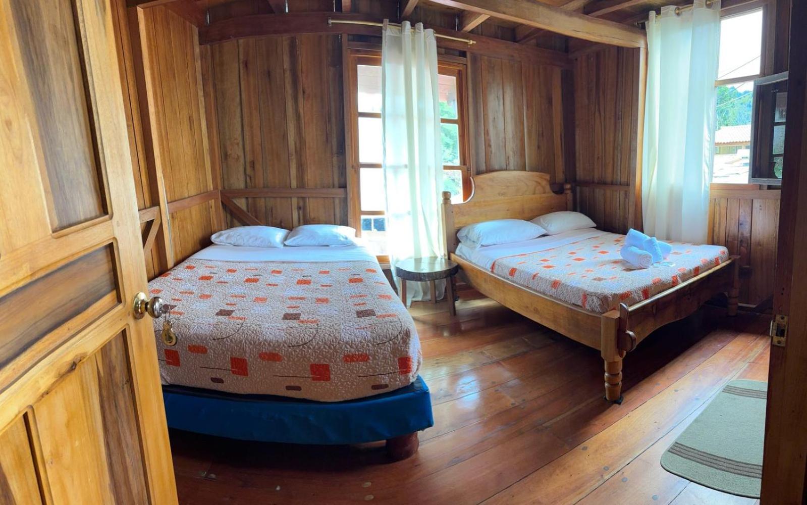 Hostal Vista Verde ミンド エクステリア 写真